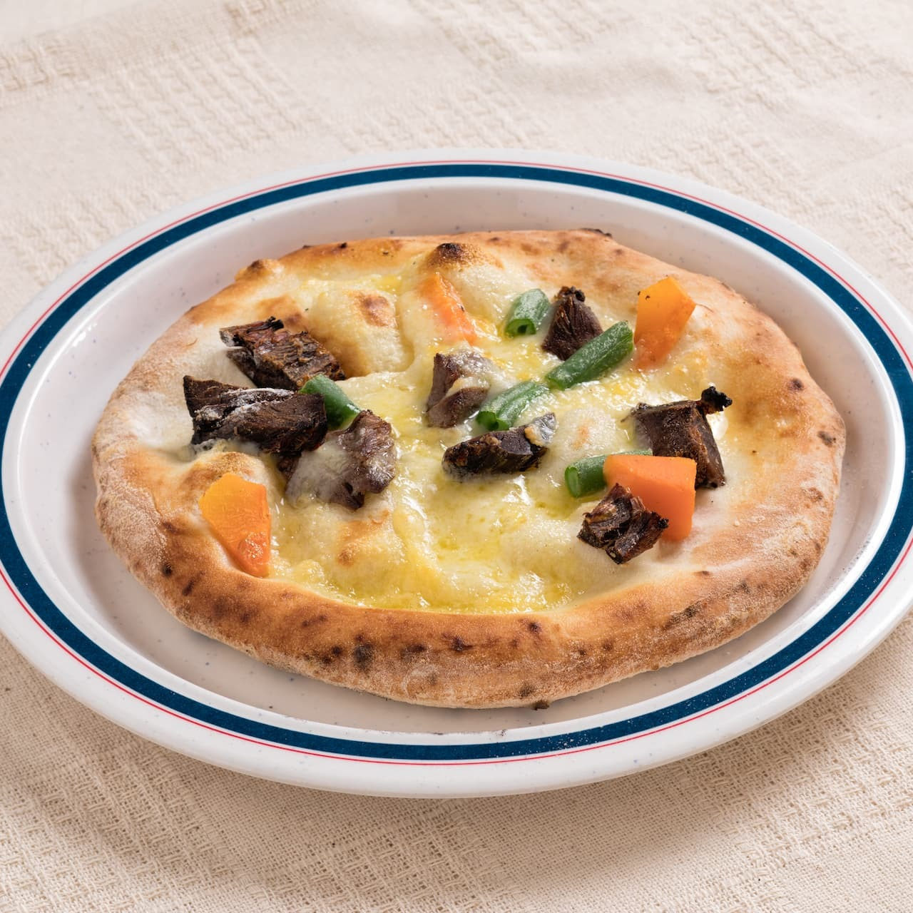 生ハムサラダのピッツア